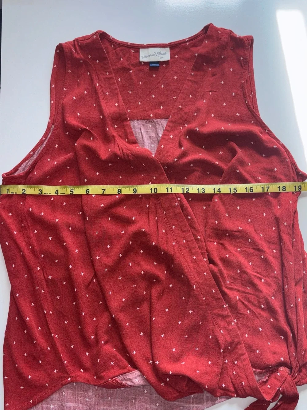 UNIVERSAL THREAD TOPS - Picture 10 of 10